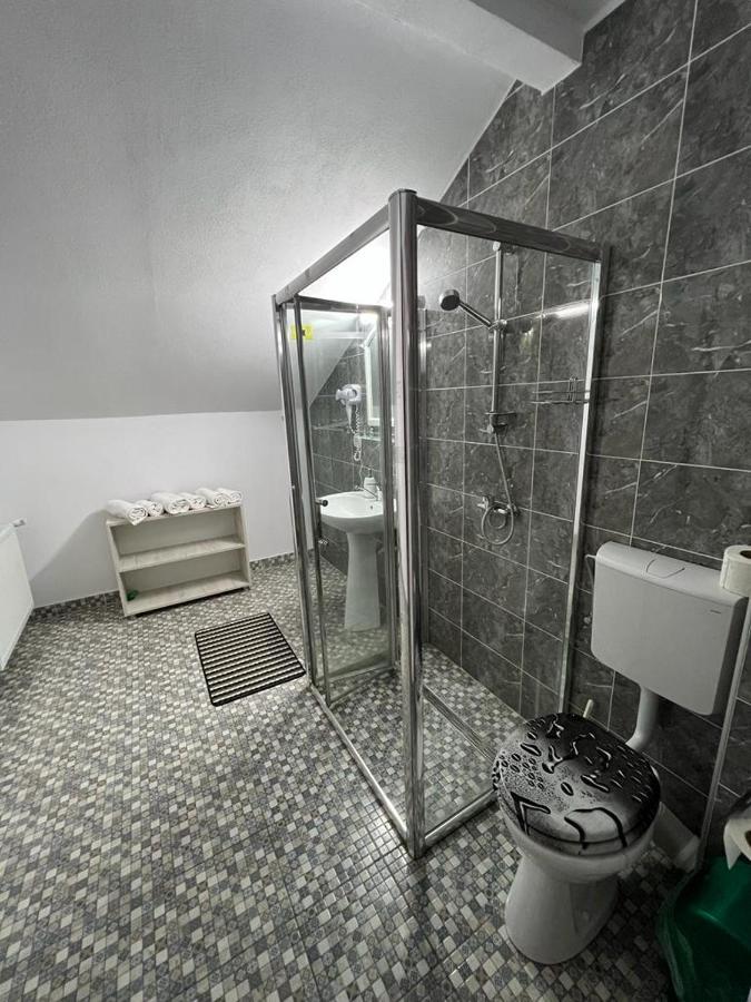 Pensiunea Broscuta Horezu Buitenkant foto