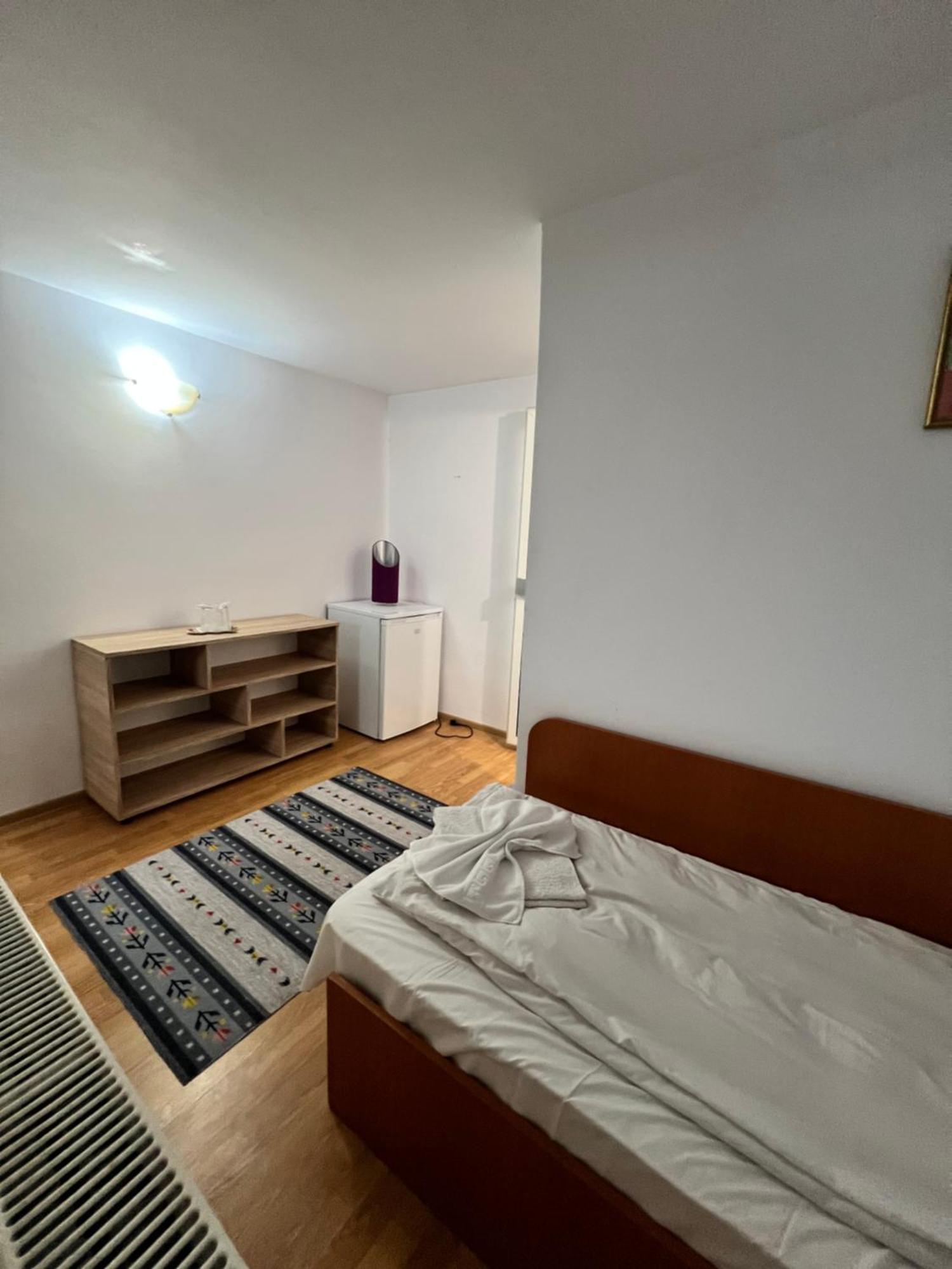 Pensiunea Broscuta Horezu Buitenkant foto